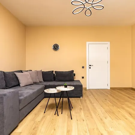 -city Haven Retreat- Elegant 2bd On Bulgaria Blv By Flat Mаnager Апартамент *